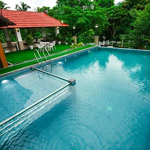Hotel Rainland, Athirappilly