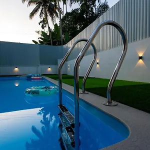 Resort The Vogue - Luxury Private Pool ,, Athirappilly